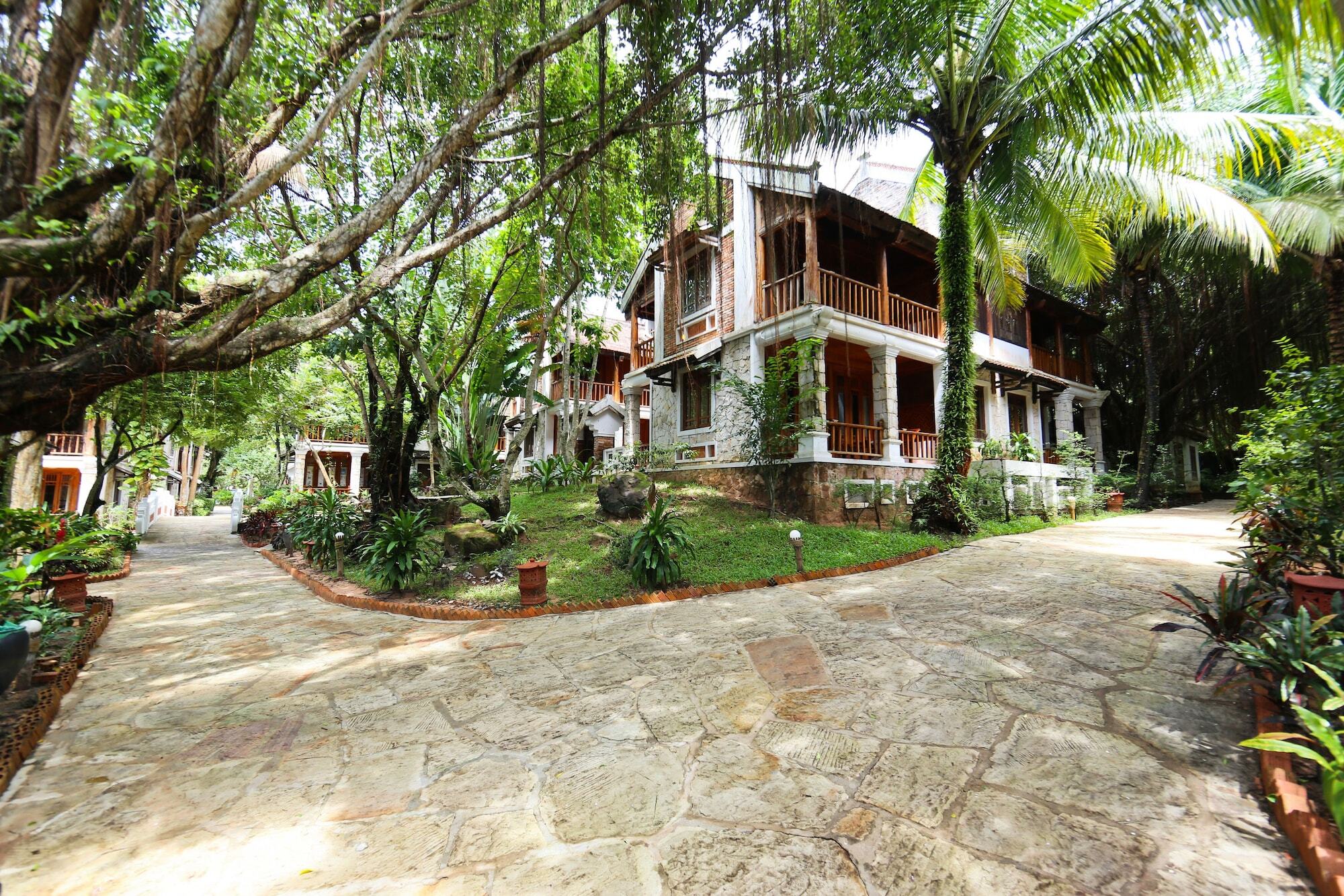 Ancient Village Phu Quoc Resort Екстериор снимка